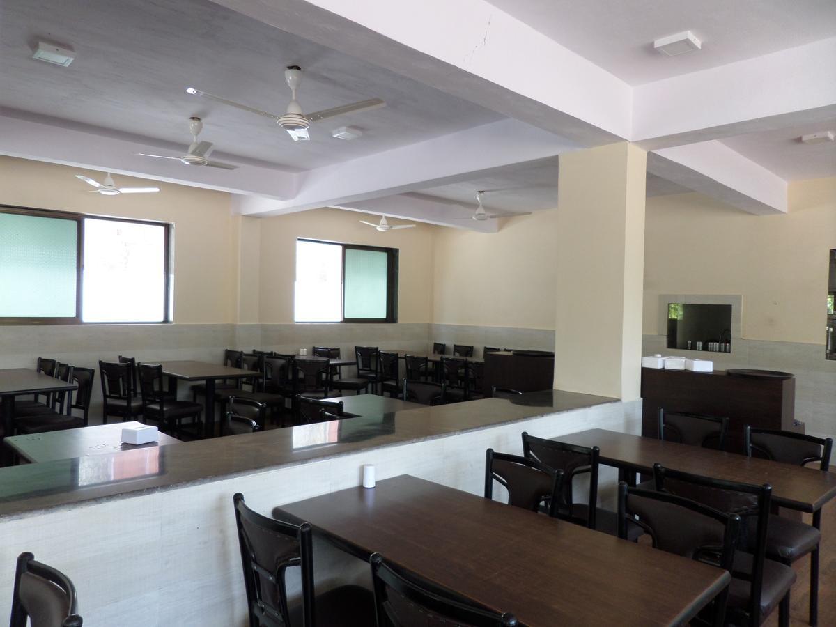 Atithi Farm House Borlai Exterior photo